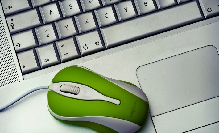 green-mouse-with-keyboard